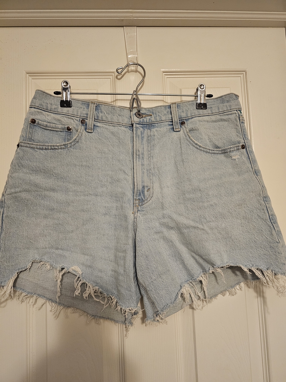 NEW! ABERCROMBIE The Dad Shorts Light Blue Raw-Hem Denim Shorts High Waist Sz 12 - Picture 3 of 14